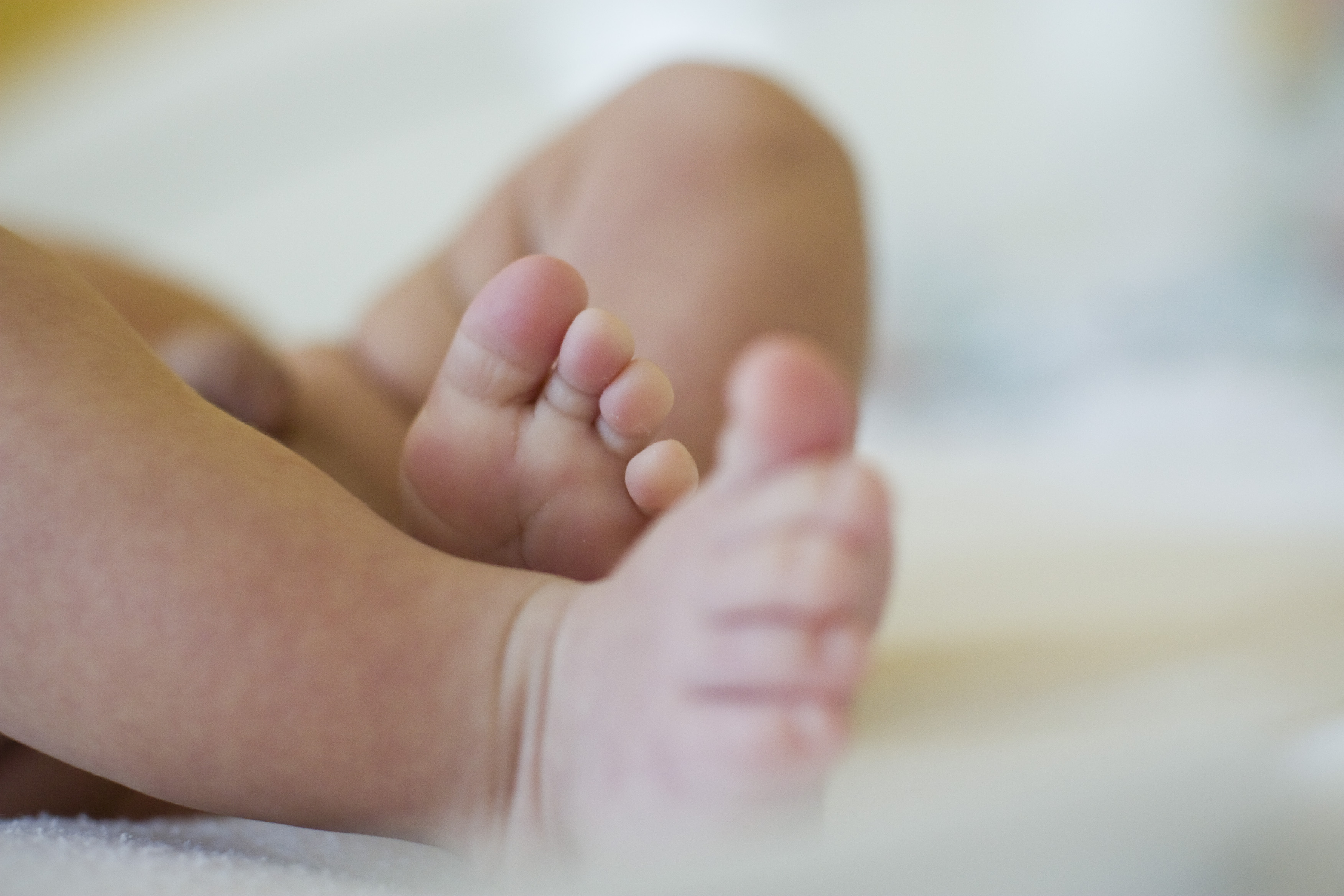 Ancheta la Spitalul Municipal din Hunedoara. Doi nou-nascuti au murit la o distanta de cateva ore