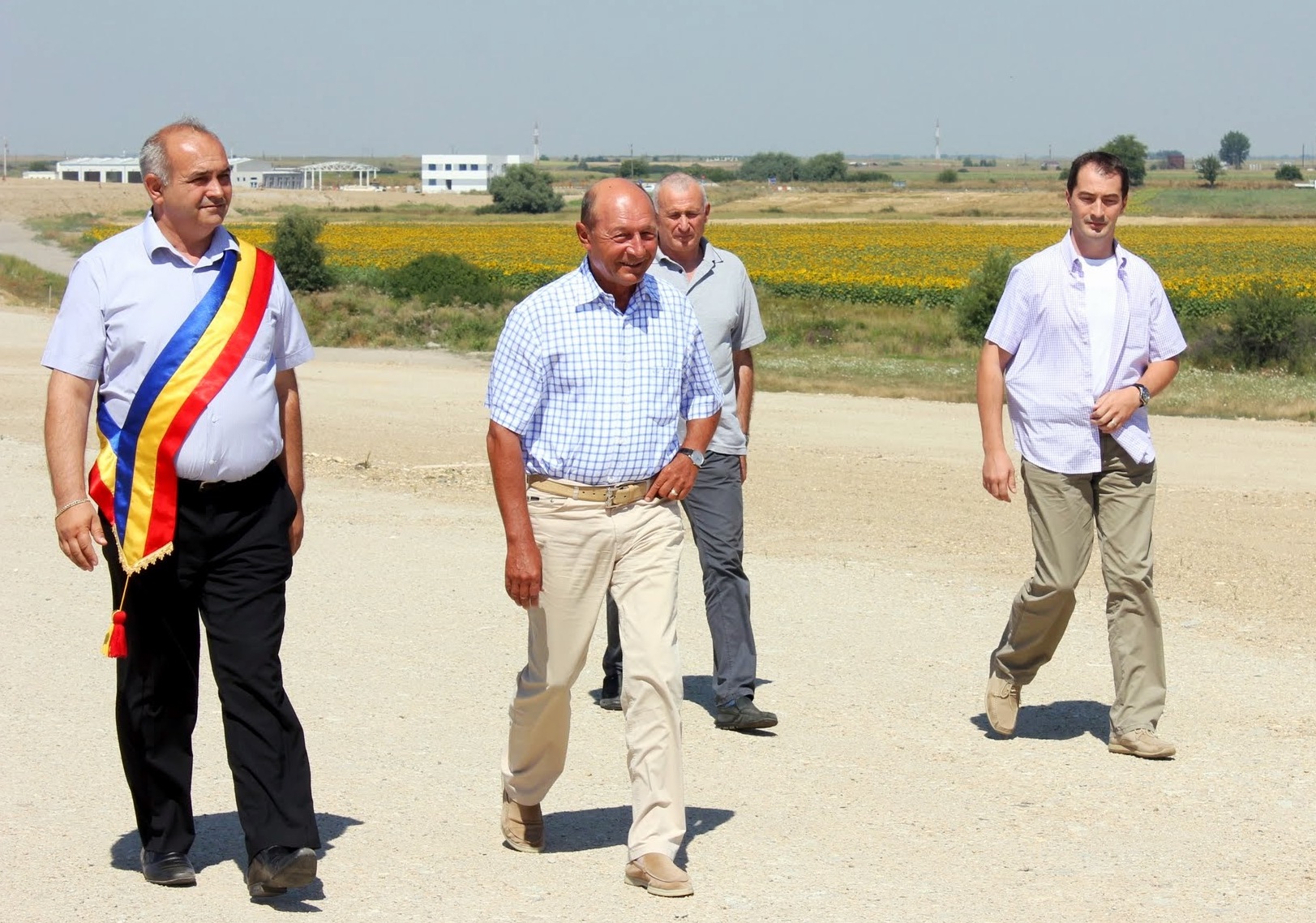 Basescu a facut constatari din elicopter pe autostrada Nadlac-Arad: “Nu se intampla nimic”