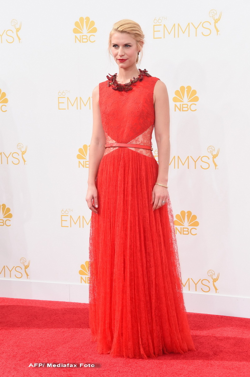 Moda la gala Emmy 2014: Vedetele au ales rosu si alb pentru defilarea pe covorul rosu - Imaginea 24