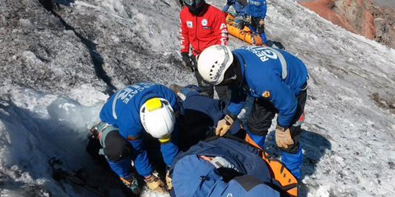 Corpurile inghetate ale unor alpinisti, descoperite dupa 20 de ani pe un vulcan din Ecuador