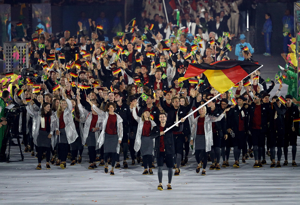 Brazilia a dat startul Jocurilor Olimpice de la Rio cu un puternic mesaj eco. Ponor a dus steagul Romaniei pe Maracana - Imaginea 8