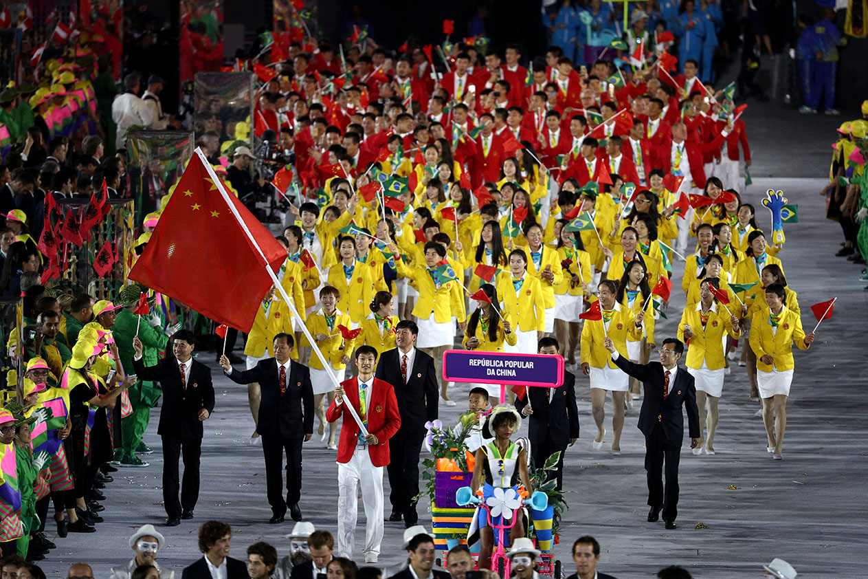 Brazilia a dat startul Jocurilor Olimpice de la Rio cu un puternic mesaj eco. Ponor a dus steagul Romaniei pe Maracana - Imaginea 10