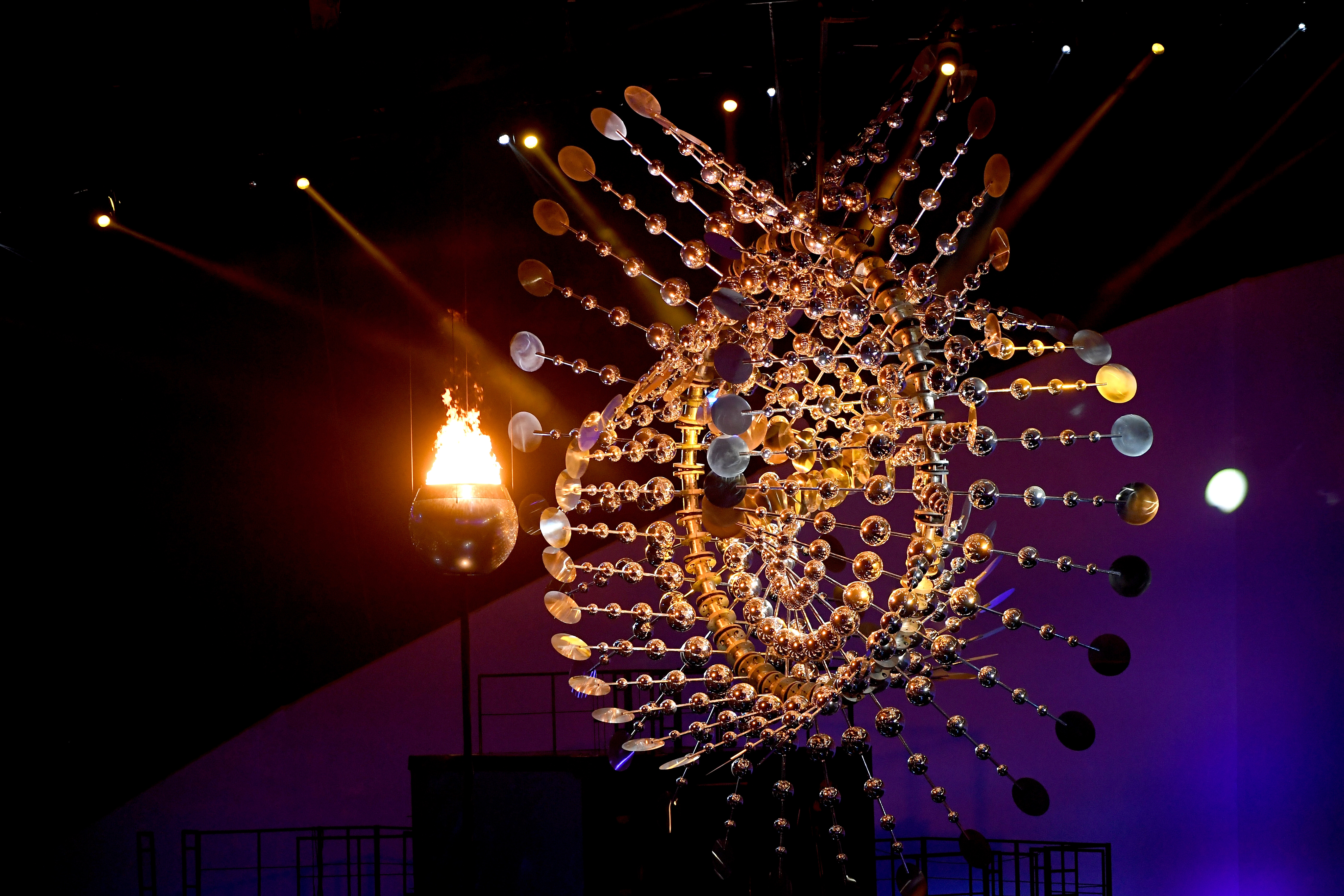 Brazilia a dat startul Jocurilor Olimpice de la Rio cu un puternic mesaj eco. Ponor a dus steagul Romaniei pe Maracana - Imaginea 14