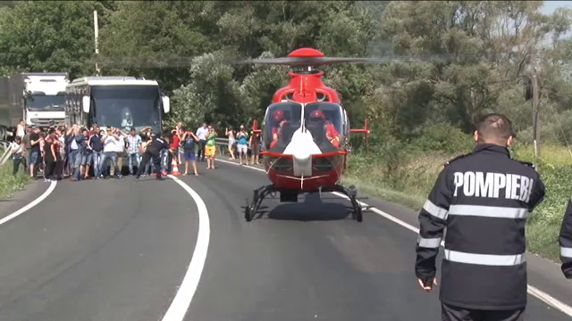 Plan rosu de interventie in Hunedoara. 20 de persoane au fost ranite, dupa ce doua autovehicule s-au ciocnit. FOTO si VIDEO