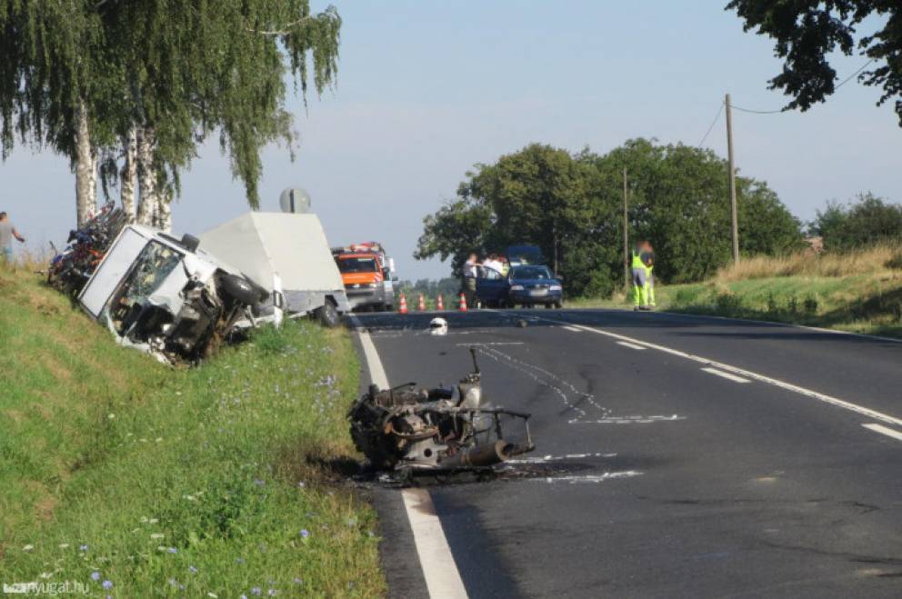Roman mort intr-un accident grav in Ungaria. Motocicleta lui a luat foc dupa impactul cu un microbuz