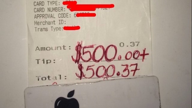 Consumatia a fost 37 de centi, dar acest chelner a primit bacsis 500 de dolari. Ce mesaj i-a lasat clienta pe nota de plata