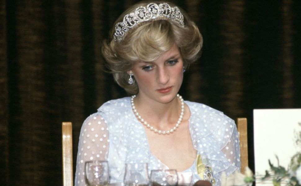 Jurnalistul care a intervievat-o pe prințesa Diana în 1995 şi-a cerut scuze prinţilor William şi Harry