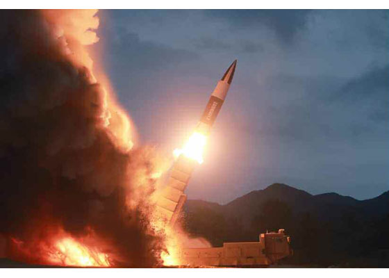 Coreea de Nord plănuieşte să atace SUA cu rachete nucleare lansate de pe submarine - Imaginea 12