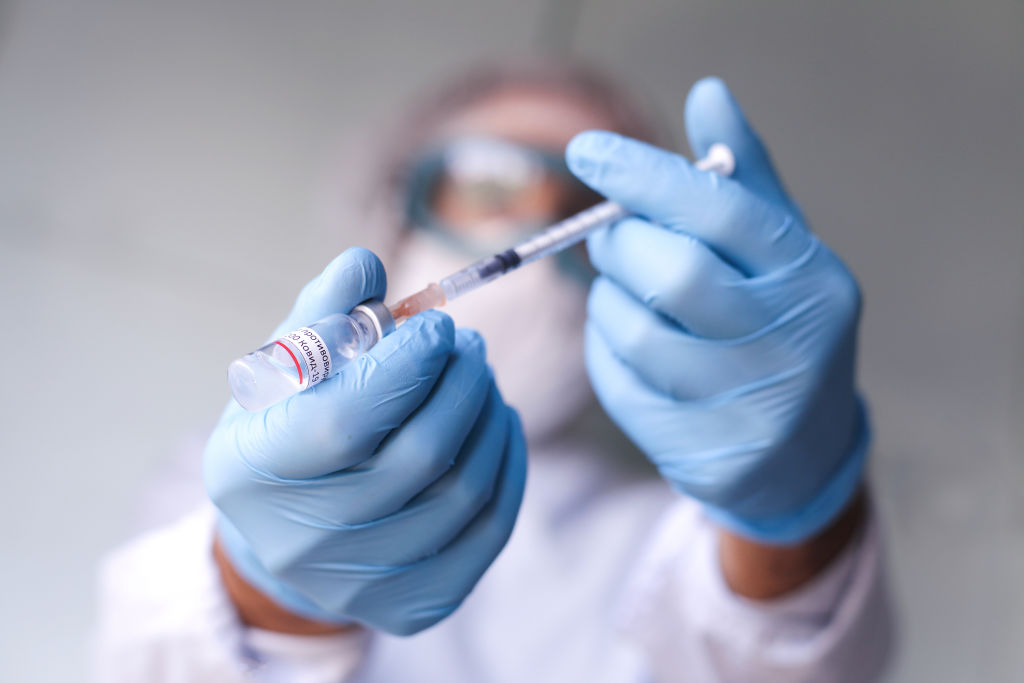 OMS a etichetat administrarea de doze booster în ţările cu rate mari de vaccinare drept ''scandaloasă''