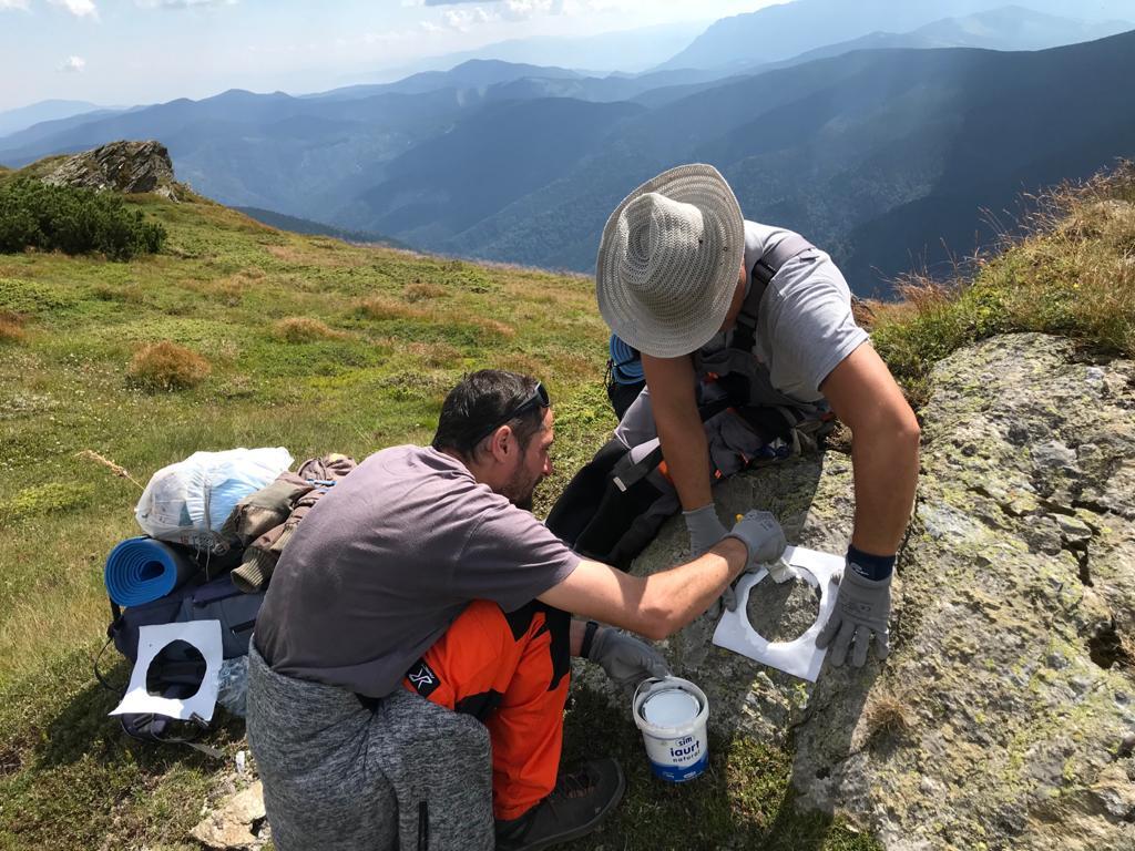 2 zile libere de la serviciu pentru a ”vopsi pietre” în Munții Făgăraș - Imaginea 2