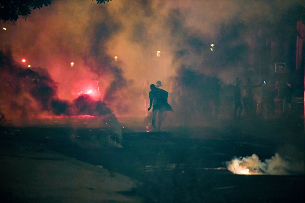 FOTO&VIDEO Violențe la Paris în timpul şi după finala Ligii Campionilor, pierdută de PSG - Imaginea 6