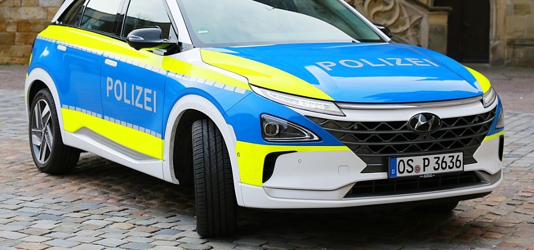 FOTO. Mașinile de Poliție au fost colantate în concordanţă cu cele ale altor state UE - Imaginea 1
