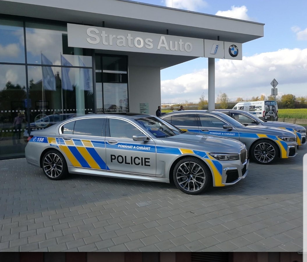 FOTO. Mașinile de Poliție au fost colantate în concordanţă cu cele ale altor state UE - Imaginea 3