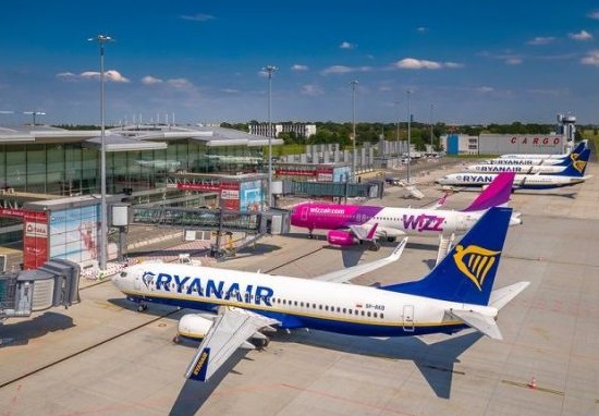 Companiile aeriene Wizz Air şi Ryan Air, verificate de ANPC. Peste 600 de plângeri, în ultimele două luni