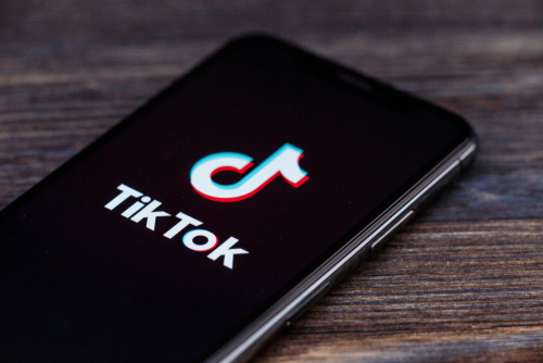 TikTok a devenit cea mai descărcată aplicaţie mobilă din lume