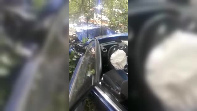 Un șofer începător din Dâmbovița a ajuns cu mașina într-o pădure. Tânărul are 18 ani