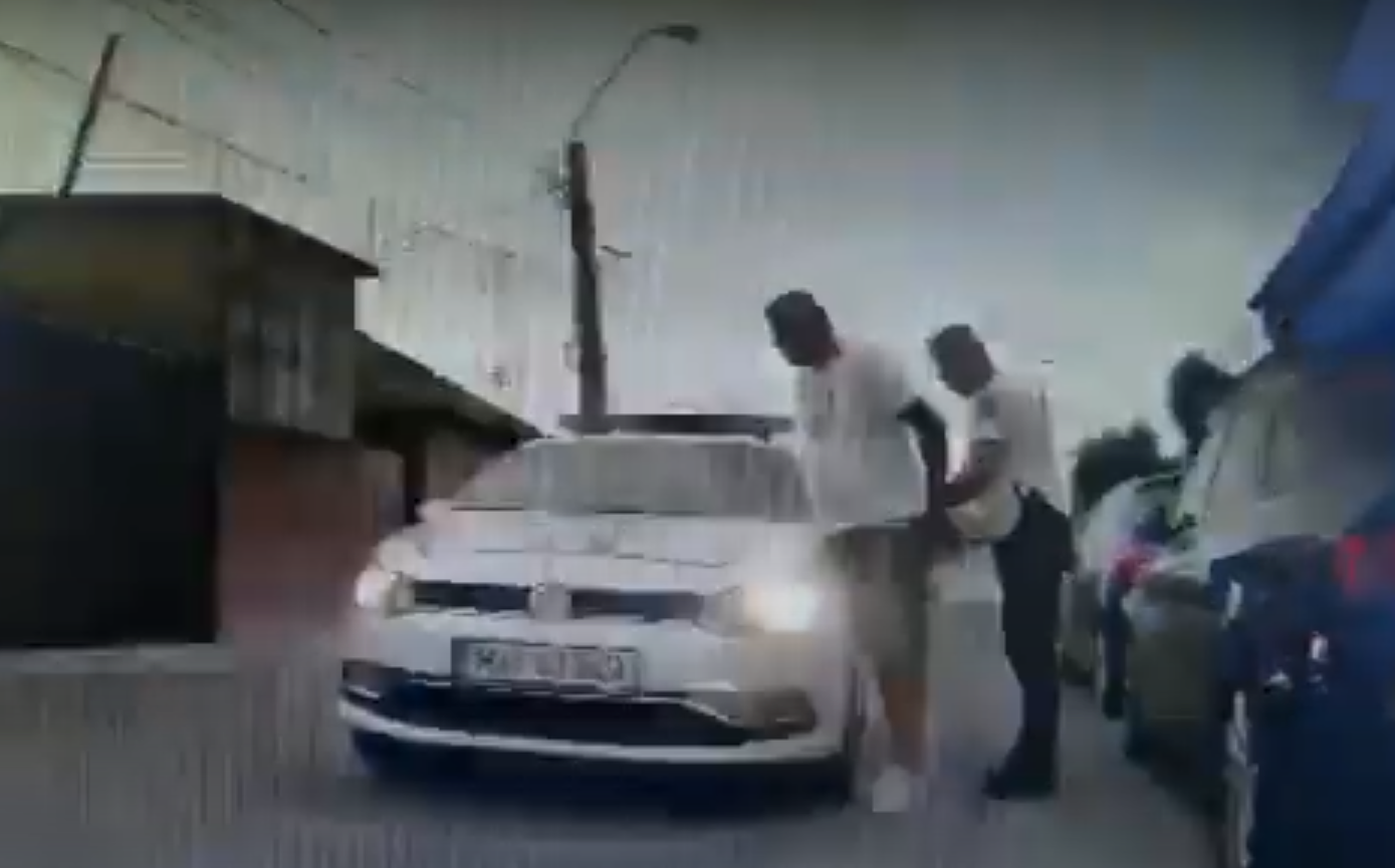 Un șofer fără permis, băut și drogat, urmărit de polițiștii din Constanța. Polițiștii au tras 8 focuri de armă