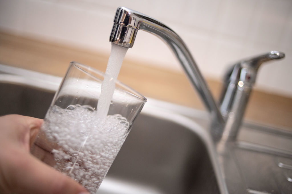 Locuitorii din Câmpina, avertizați prin RO-Alert să nu bea apă de la robinet