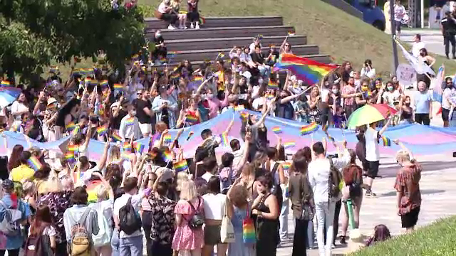 Marș al comunității LGBT în Cluj-Napoca: ”Avem dreptul să ne iubim și avem dreptul la familie”
