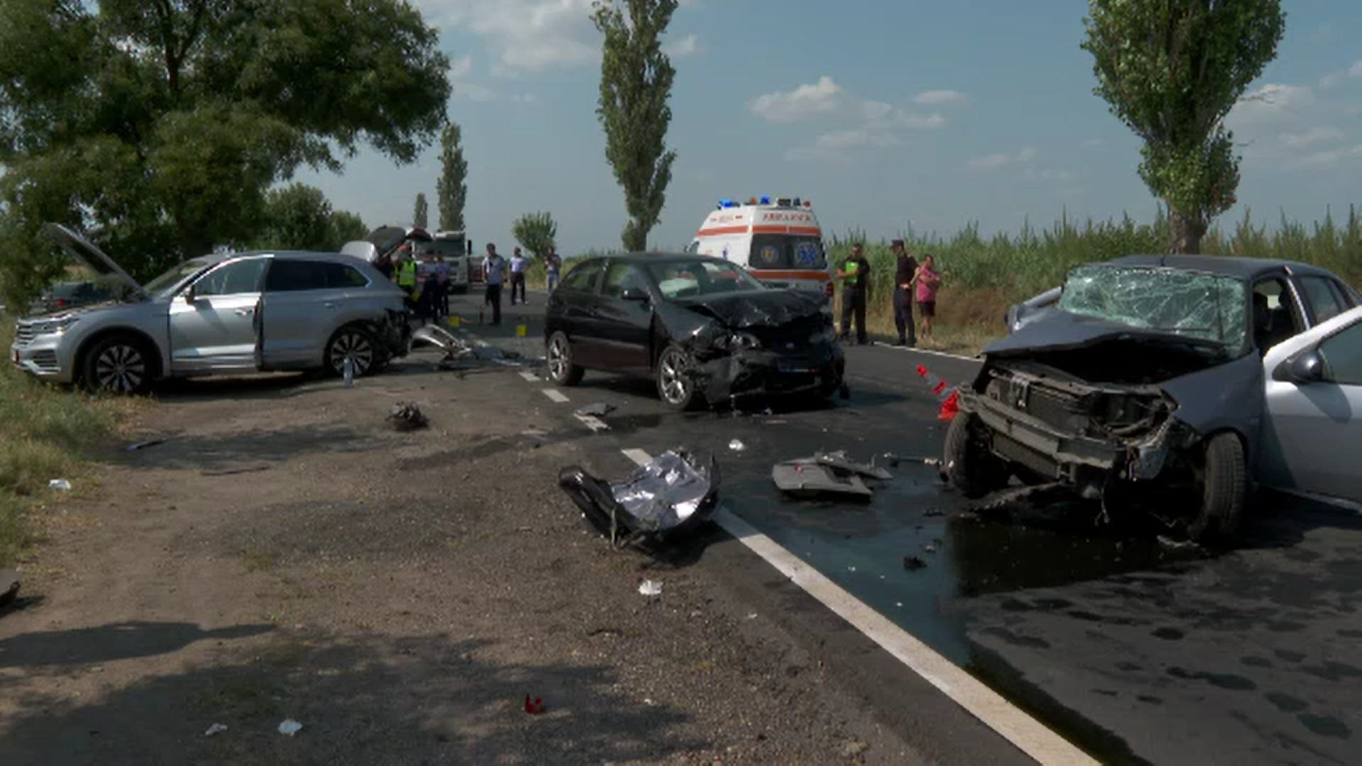 Șapte persoane, rănite după un accident în care au fost implicate trei mașini, în județul Buzău