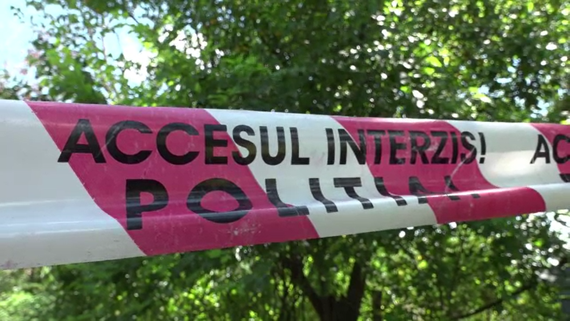 Un tânăr a fost găsit mort lângă un bloc din Craiova. Avea doar 23 de ani