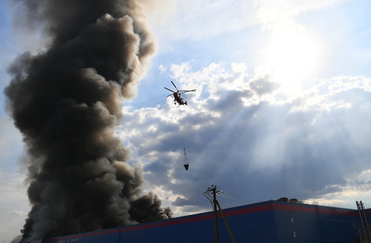 Incendiu devastator lângă Moscova. O persoană a murit, 13 au fost rănite - Imaginea 1