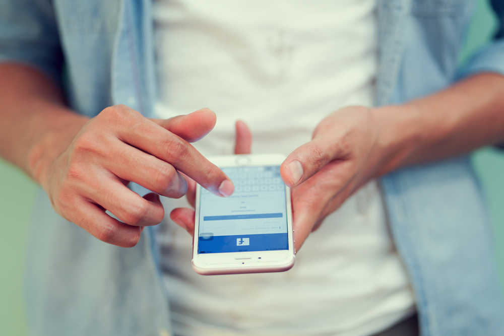 Numărul adolescenților americani care stau pe Facebook s-a prăbușit în ultimii ani. Care e cea mai utilizată platformă