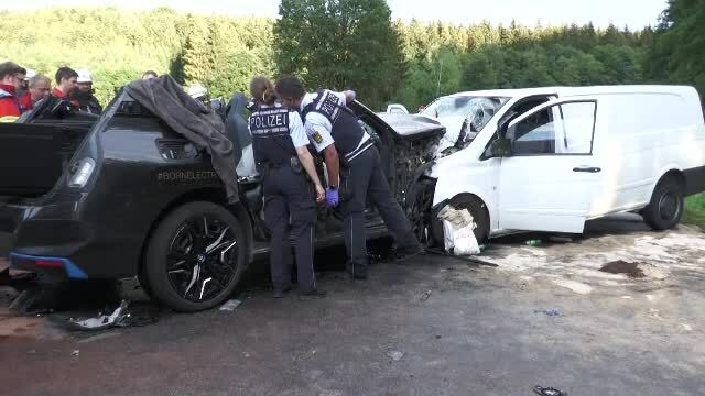 Un român a murit și altul este grav rănit după ce un BMW inscripționat ca fiind autonom le-a izbit mașina, în Germania - Imaginea 10