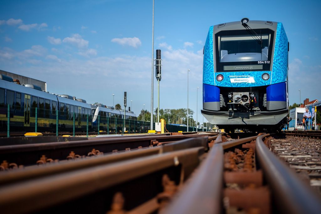 Germany has inaugurated the world's first fleet of hydrogen trains.  VIDEO AND PHOTO GALLERY - Picture 13