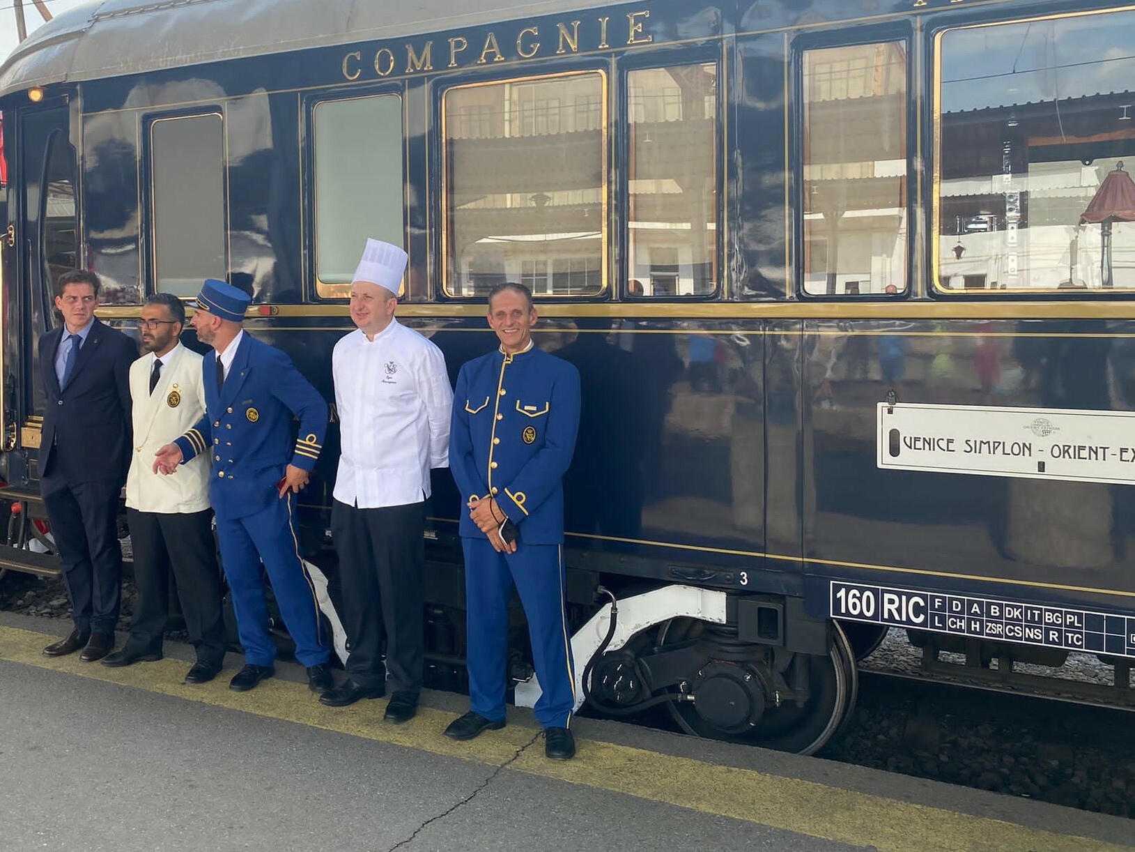 Orient Express has arrived in Romania.  The tickets cost as much as the average salary of a Romanian for two years.  PHOTO GALLERY - Image 4