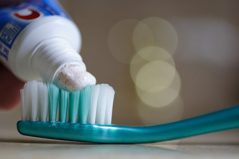Chimicalele din sapun, pasta de dinti sau crema solara ar putea fi responsabile de infertilitatea barbatilor