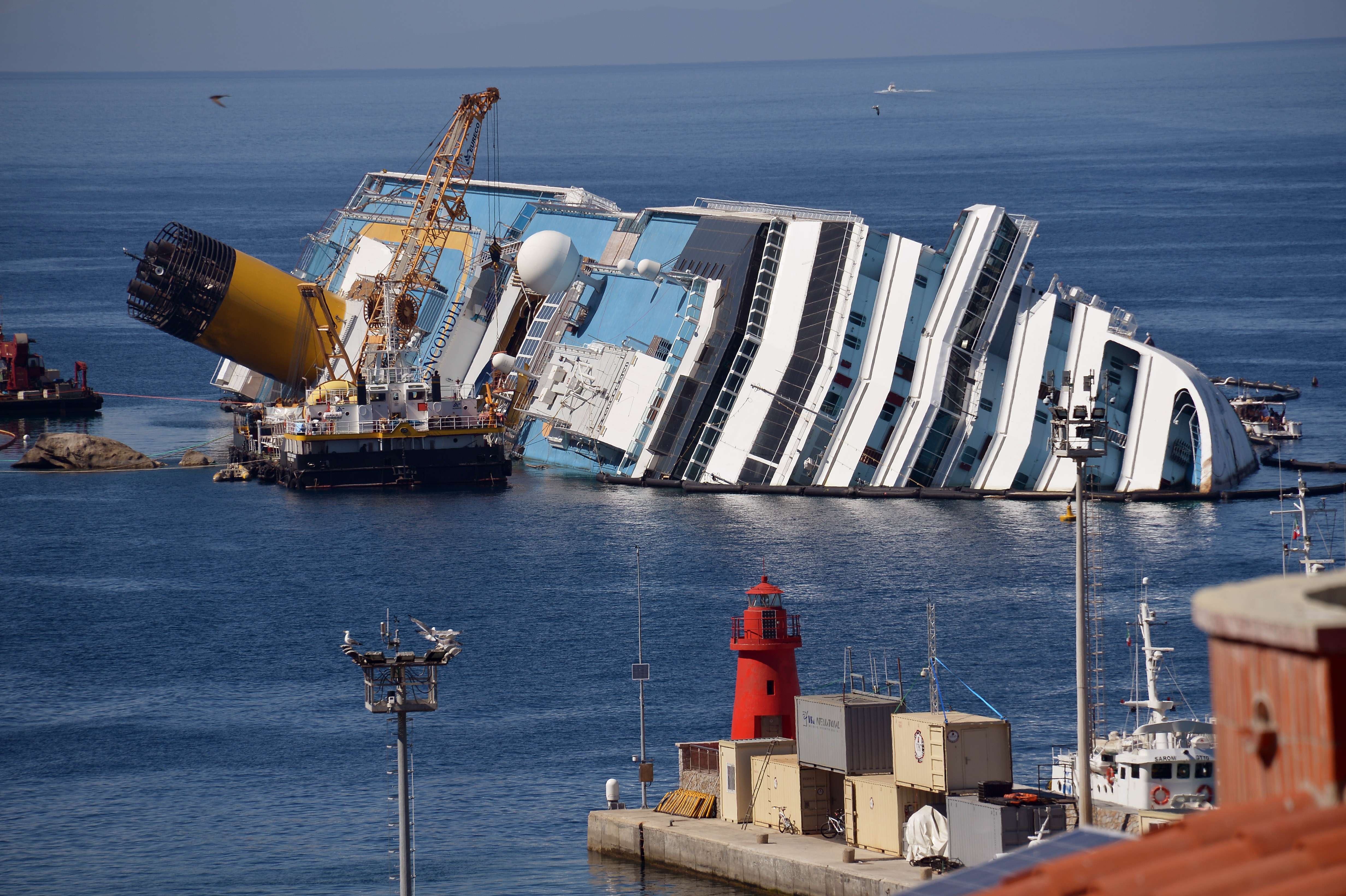 Nava Costa Concordia a fost redresata cu succes. 
