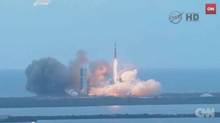 Programul NASA prin care ar putea fi transportati oameni pe Marte. Capsula Orion a fost lansata cu succes. VIDEO