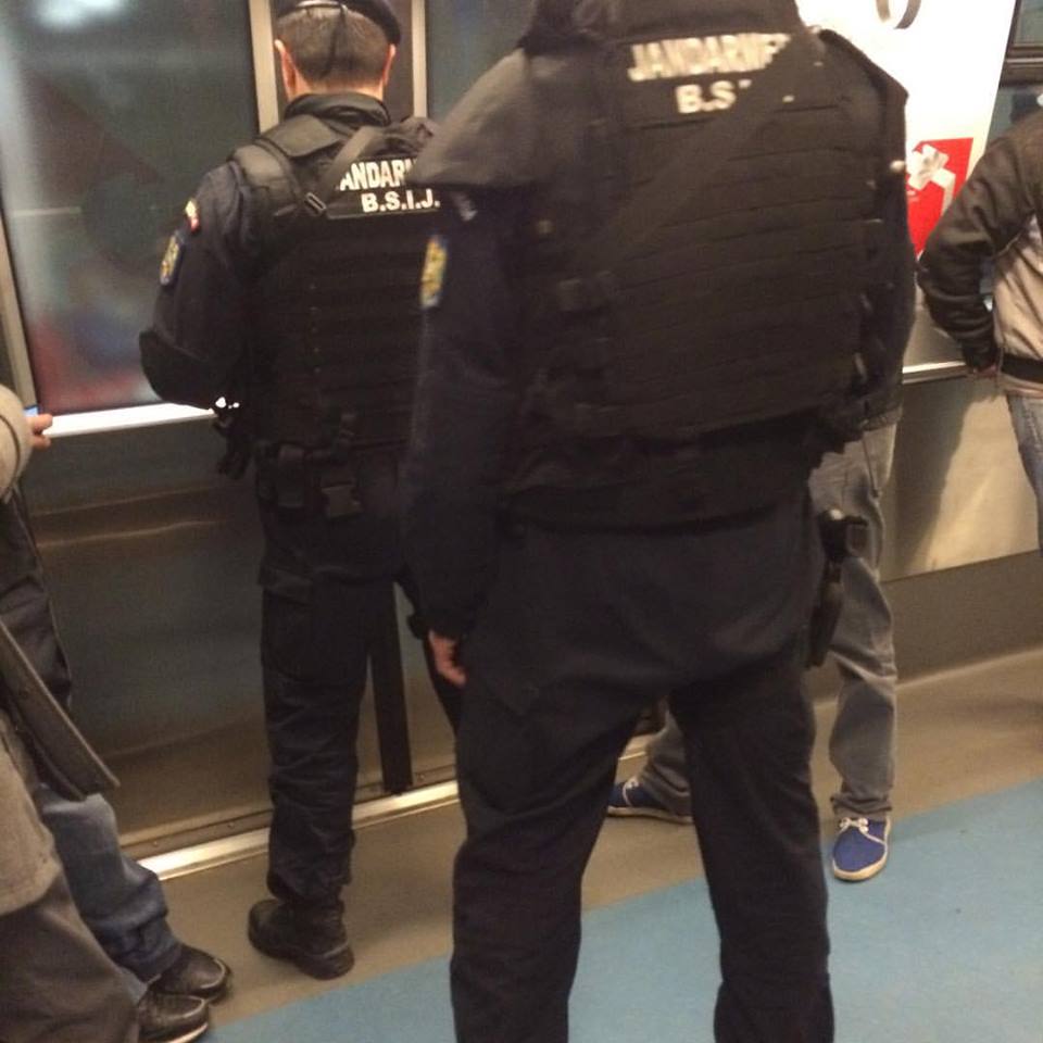 Statia de metrou Unirii, evacuata sambata seara din cauza unui colet suspect. Alerta a fost una falsa