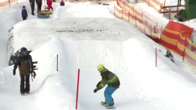Statiunea din Romania unde turistii pot practica sporturi extreme de iarna. Provocarile pe care le ofera un winterpark
