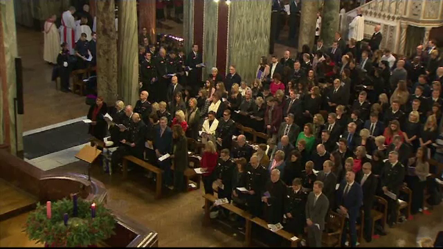 Prințul Harry a ascultat colinde, la catedrala Westminster. Logodnica sa, absentă