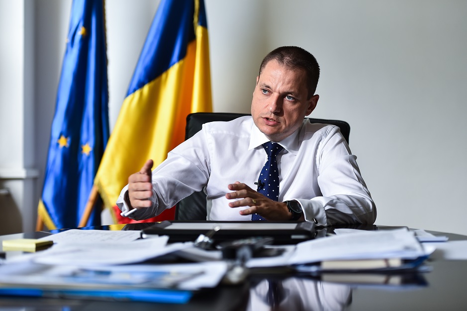 Ministrul Turismului le promite vouchere de vacanţă tuturor românilor