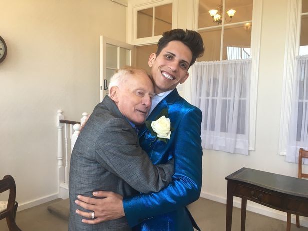 Cum arăta Florin înainte să se căsătorească cu vicarul gay cu 55 de ani mai în vârstă - Imaginea 12