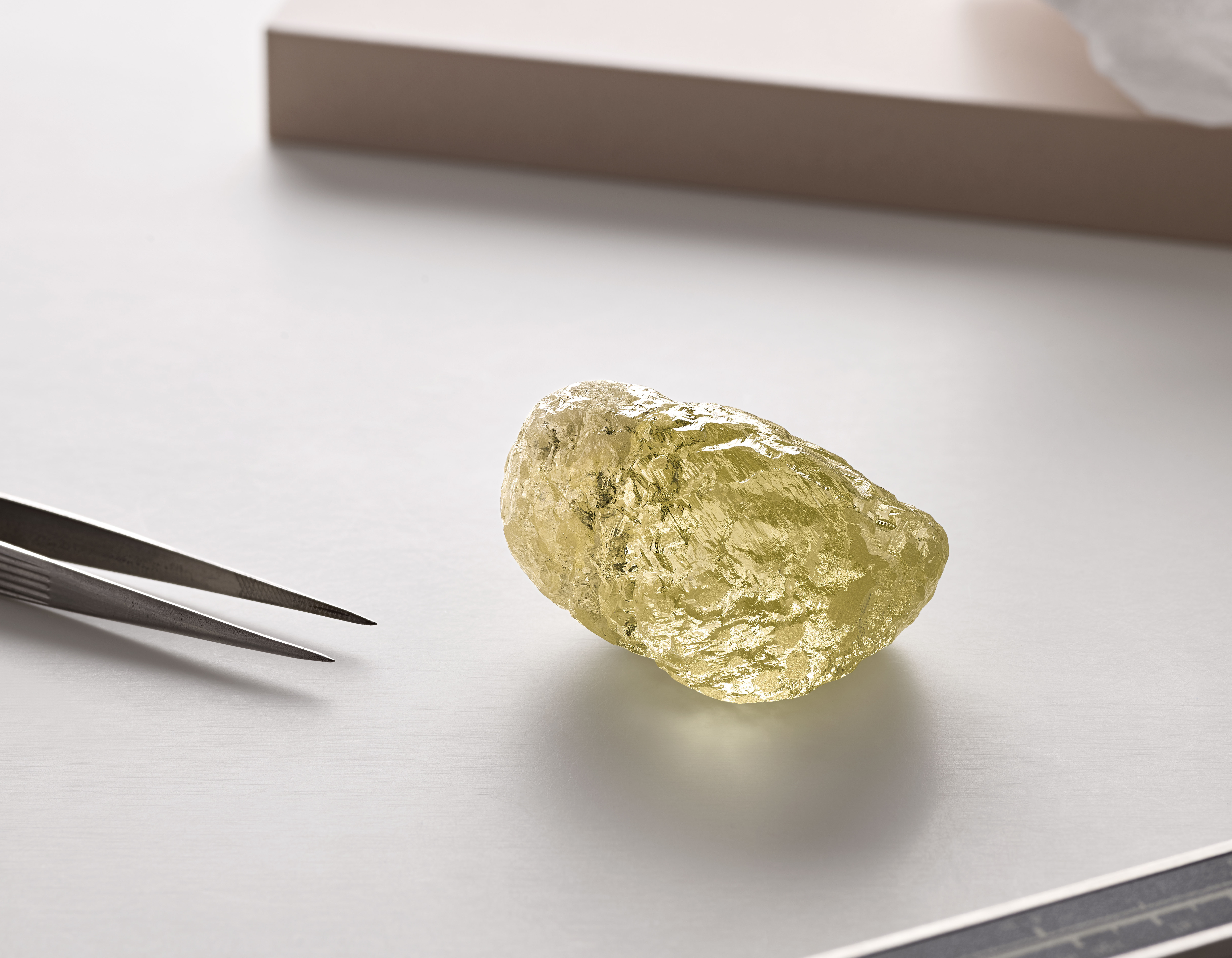 Diamant uriaş, găsit aproape de Polul Nord. Ce valoare are