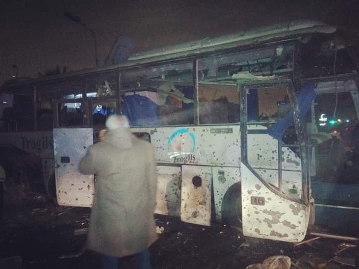 Autobuz plin cu turiști, vizat de o explozie în Cairo. Sunt 2 morți și 12 răniți
