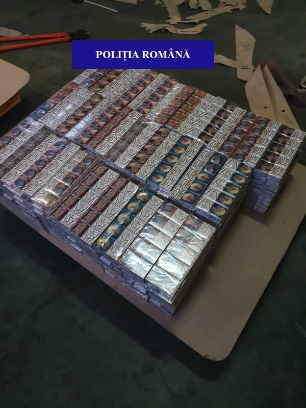 Aproape 5 milioane de țigări de contrabandă, ascunse în role de hârtie, la Borș - Imaginea 4