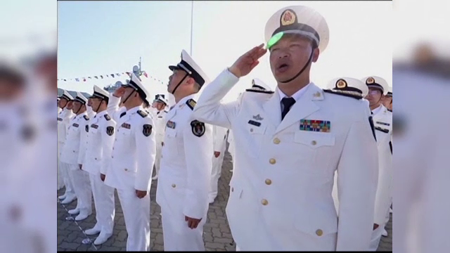 Ceremonie fastuoasă în China pentru inagurarea unui portavion. 5.000 de marinari prezenți - Imaginea 4