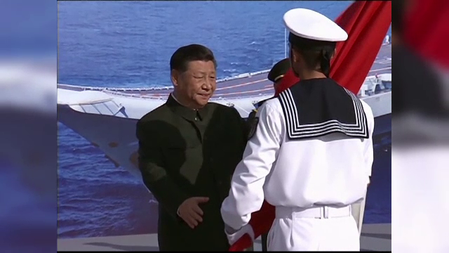 Ceremonie fastuoasă în China pentru inagurarea unui portavion. 5.000 de marinari prezenți