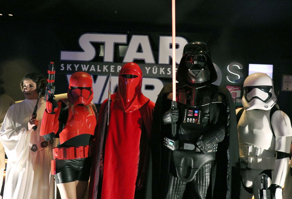 Forţa este în continuare cu Star Wars. Câți bani a adunat noul film în primul weekend