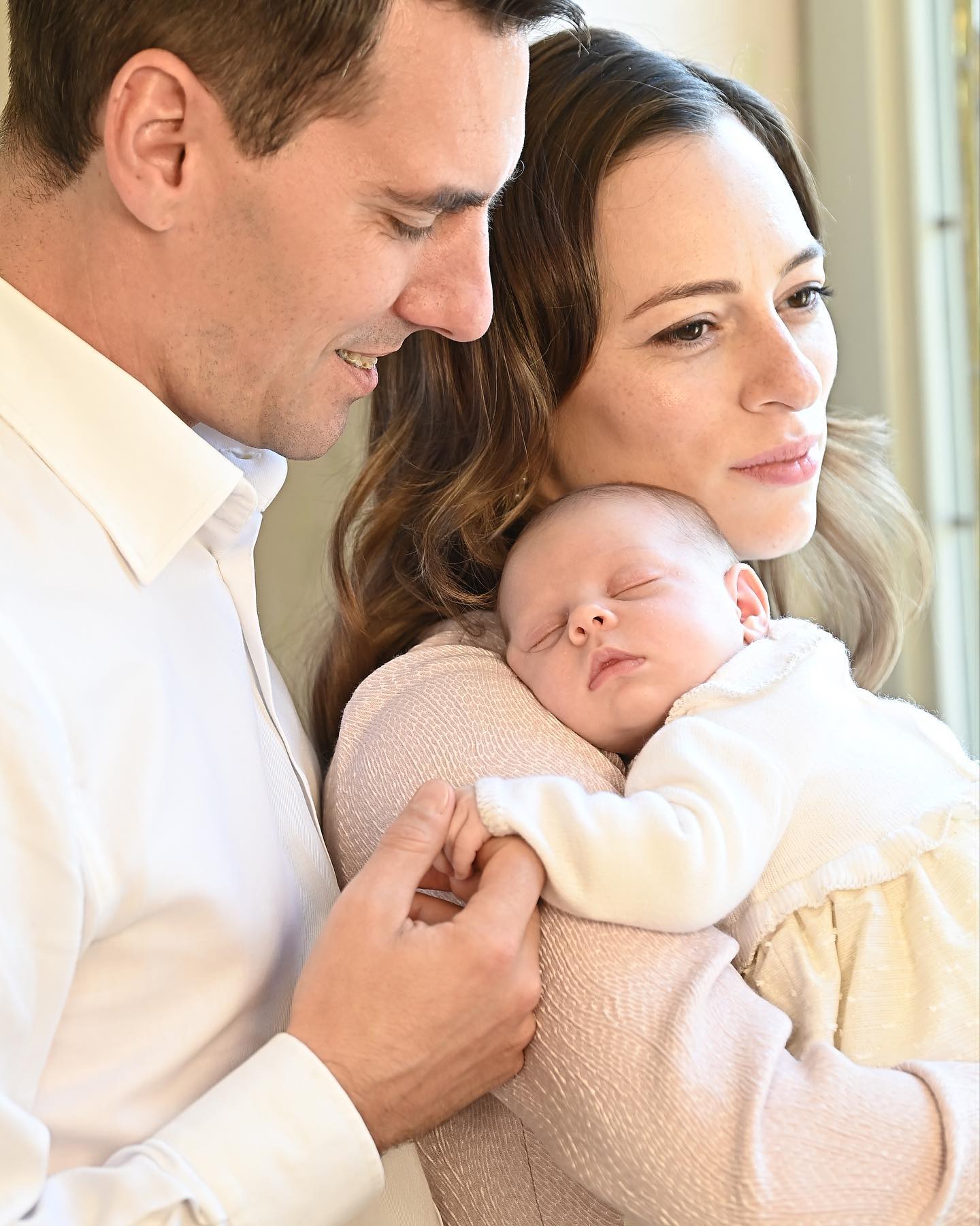 Fostul principe Nicolae al României și Alina Binder au publicat primele fotografii cu fetița lor nou născută - Imaginea 2