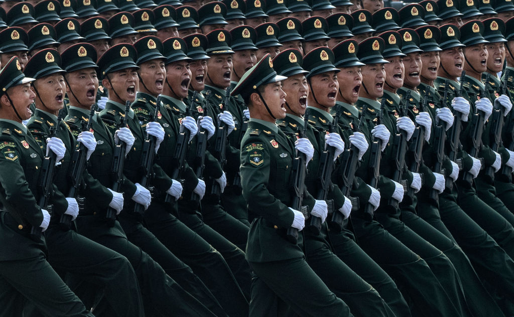 Șeful spionajului american: China efectuează teste biologice pentru a crea ”Soldatul universal”