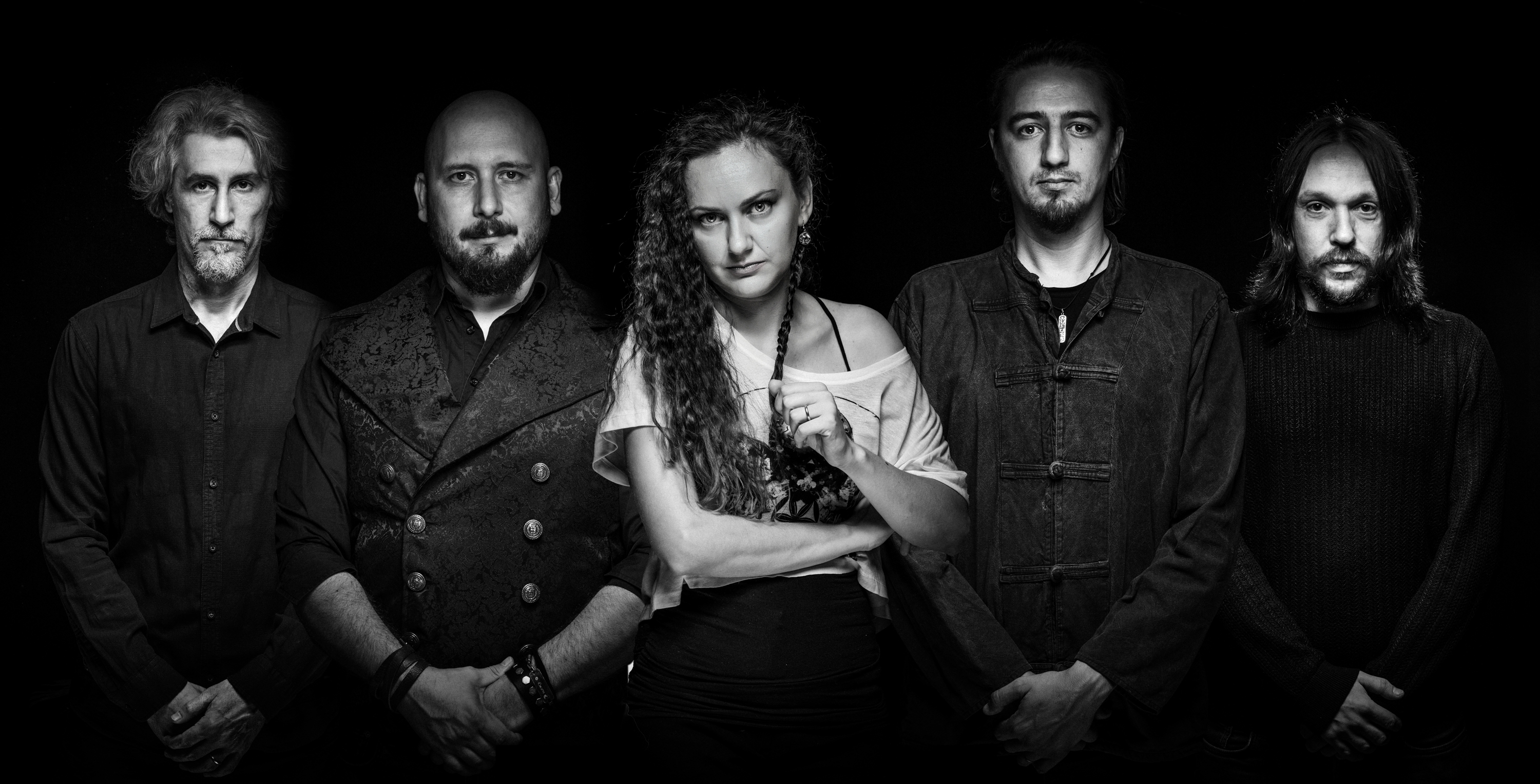 Trupa Bucium a lansat videoclipul piesei ”Vânător”, un nou single de pe albumul ”Zimbrul Alb” - Imaginea 2