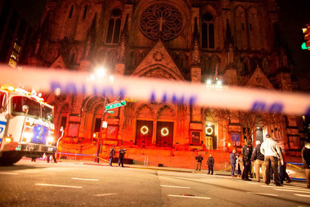 Clipe de coșmar în New York. Un individ a început să tragă cu pistolul în mulțime: 