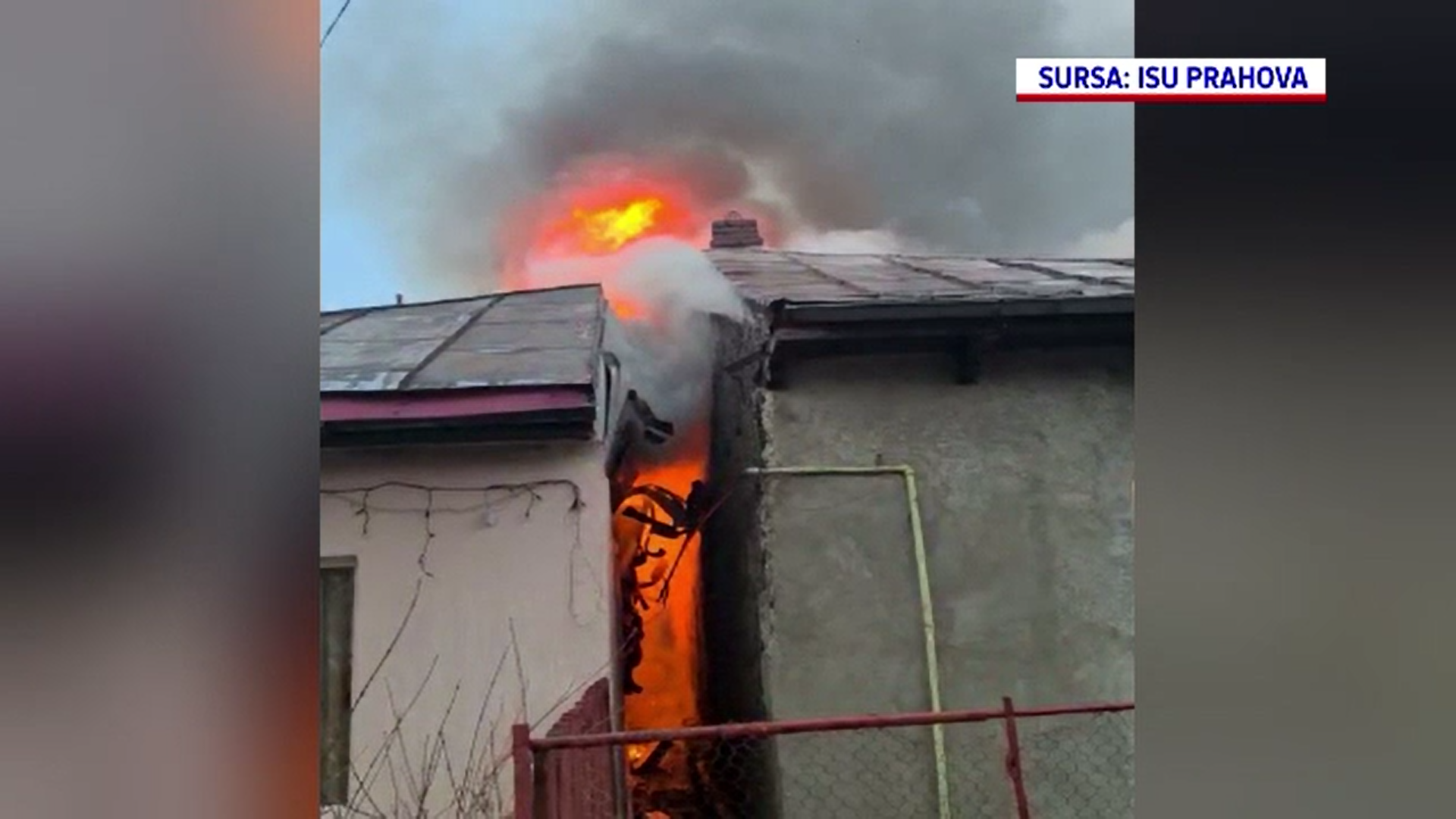 Două case din Băicoi, judeţul Prahova, au fost distruse de un incendiu pornit de la o afumătoare