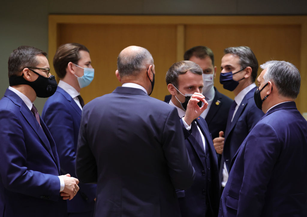 VIDEO. Președintele Macron, confirmat cu Covid-19, a stat aproape de Iohannis la Bruxelles - Imaginea 2
